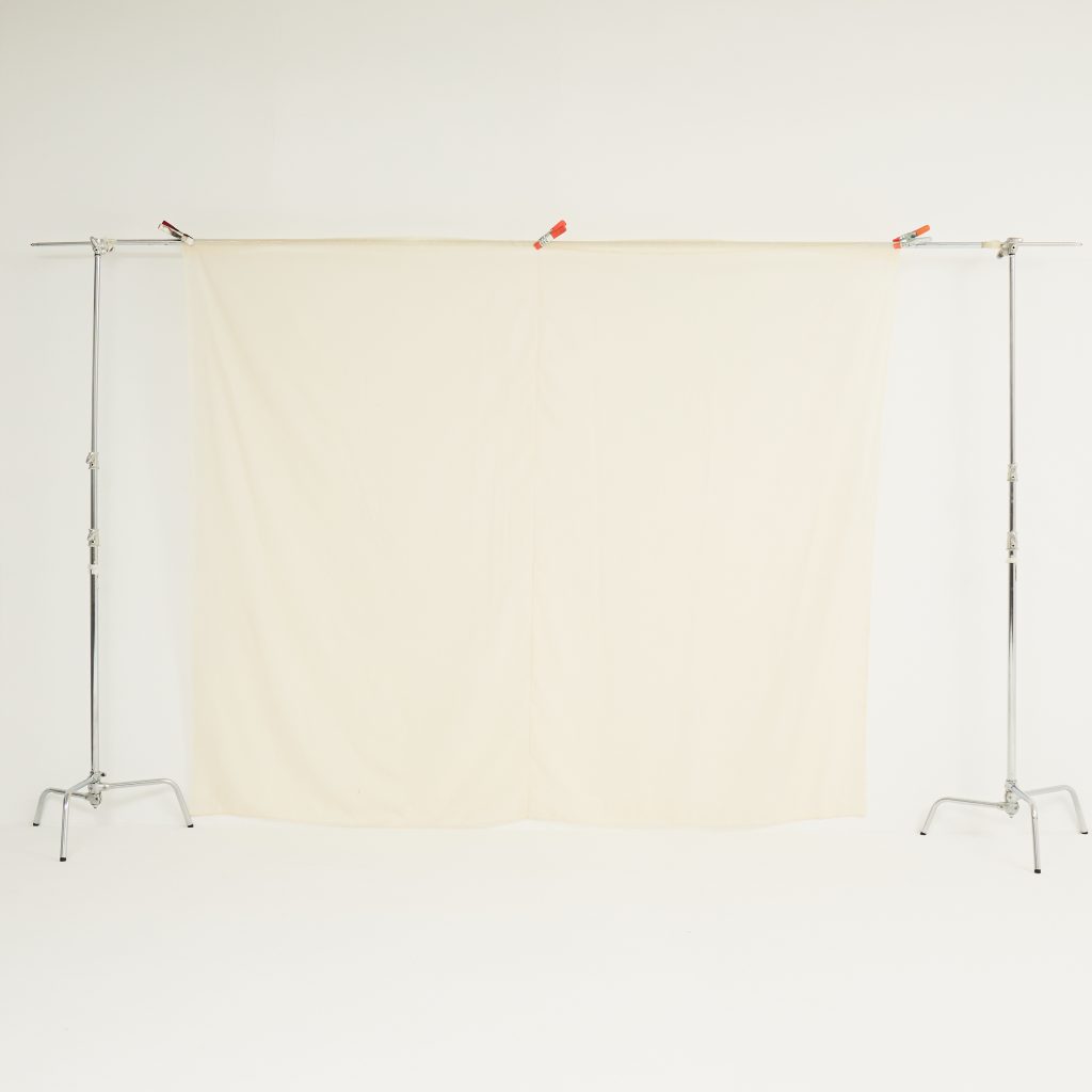 CURTAIN 18