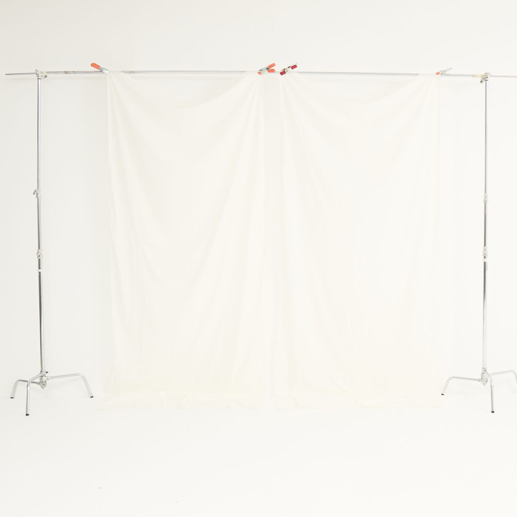 CURTAIN 33