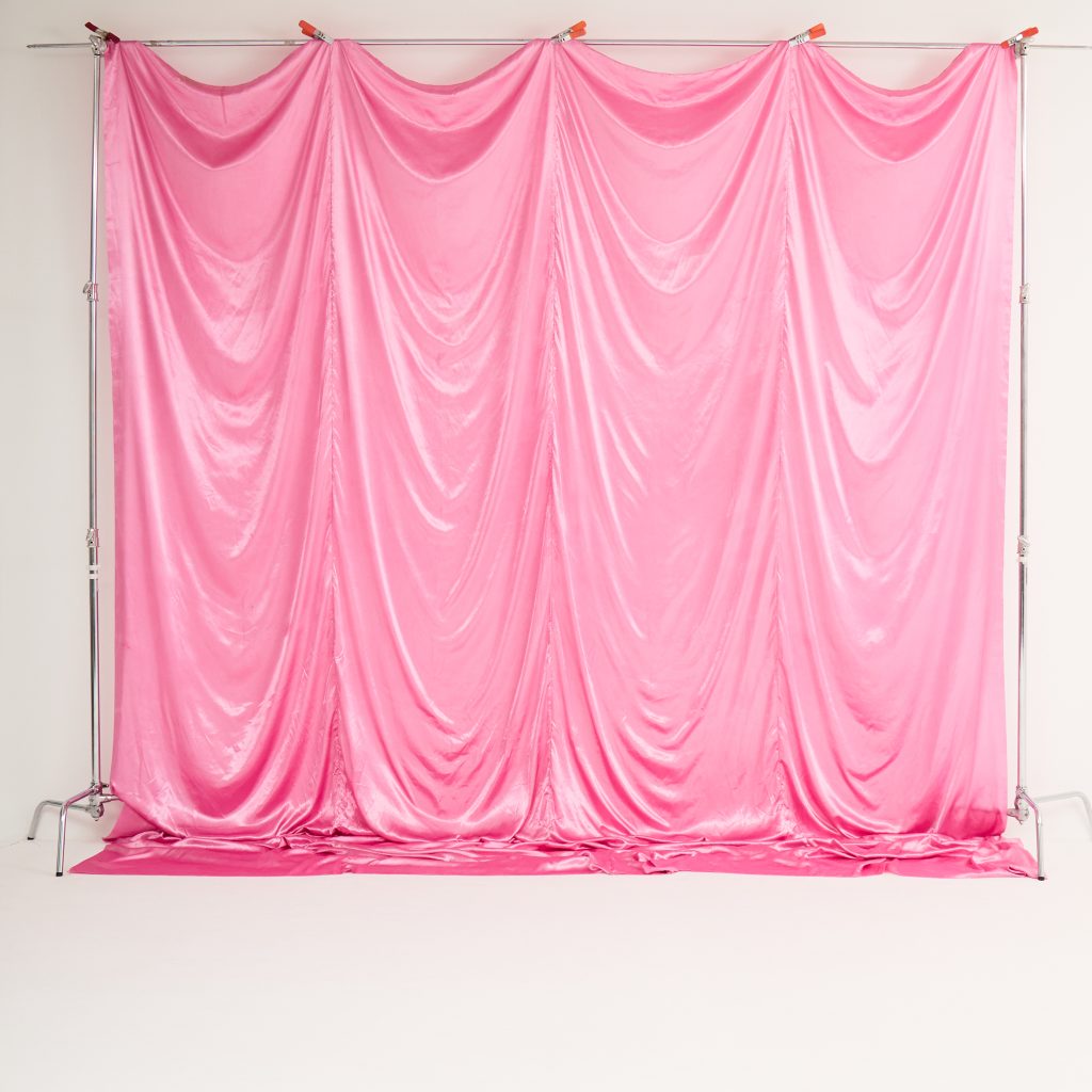 CURTAIN 40