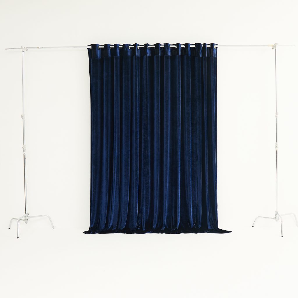 CURTAIN 7