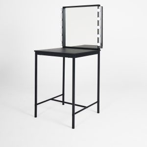 Make Up Station 27