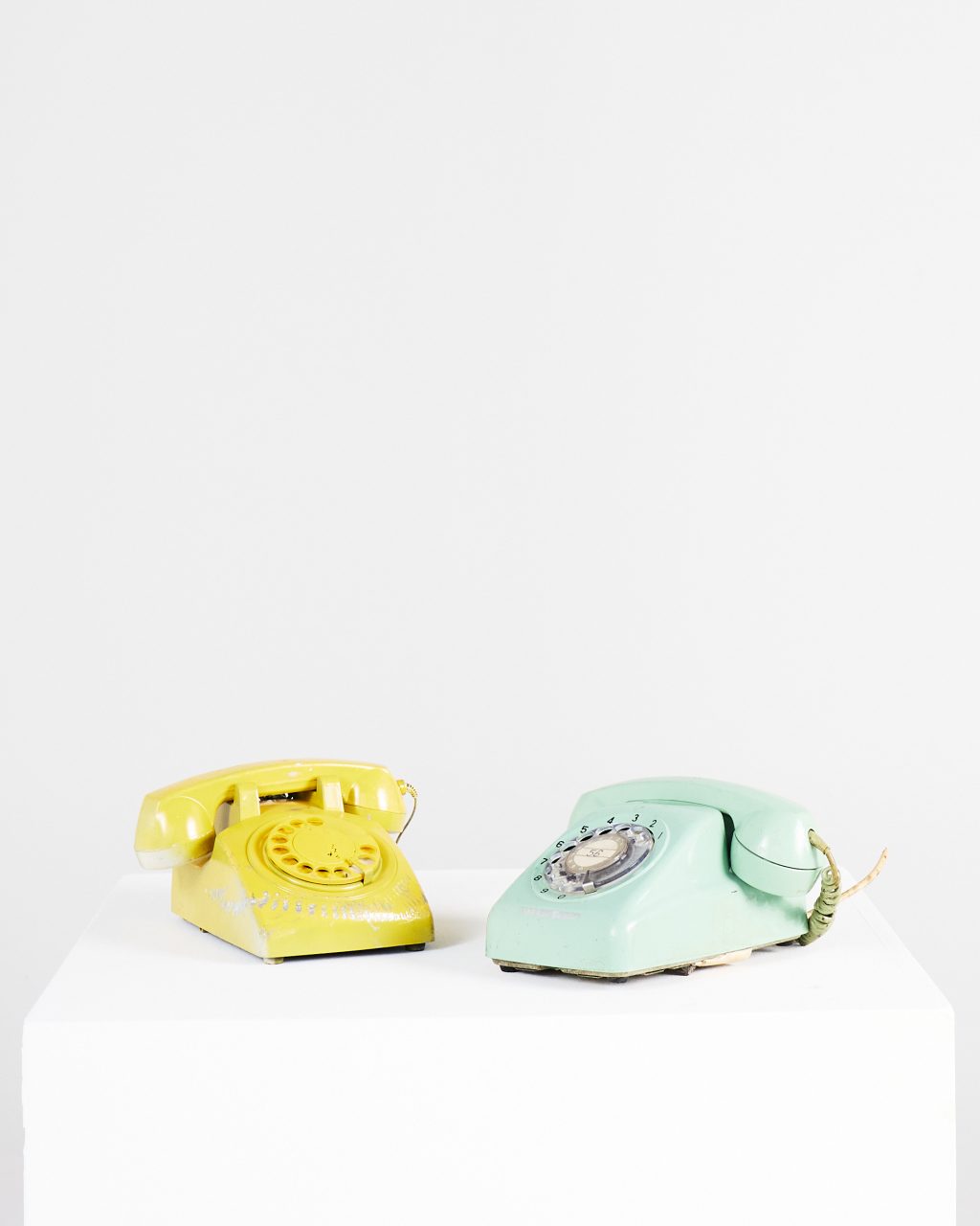 TELEPHONE 32