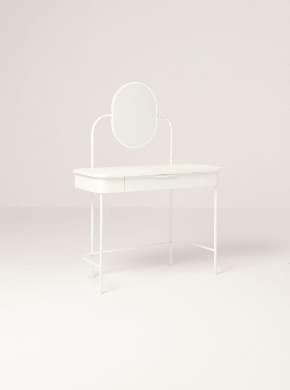 Vanity Table 68